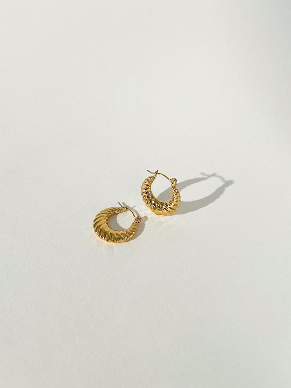 Importance - Ribbed Crescent Hoop Earrings (Small)