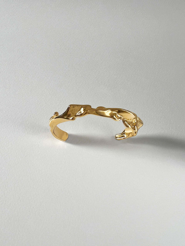 Vastly - Textured Cuff